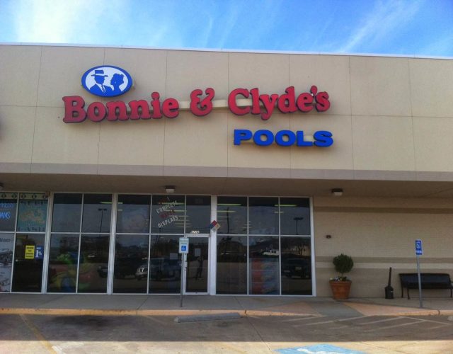 Bonnie & Clydes Pools and Spas 6