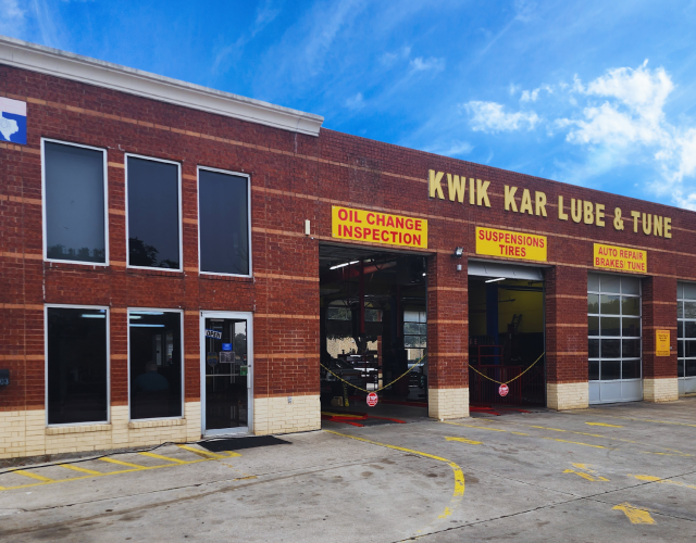 Kwik Kar Oil Change & Auto Care of Farmers Branch 2