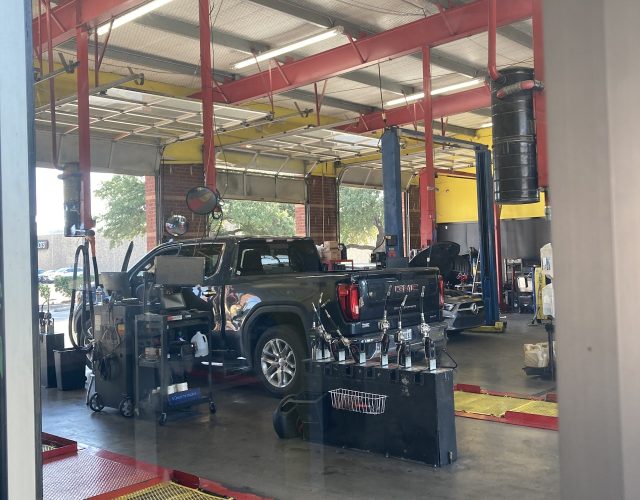 Kwik Kar Oil Change & Auto Care of Farmers Branch 3