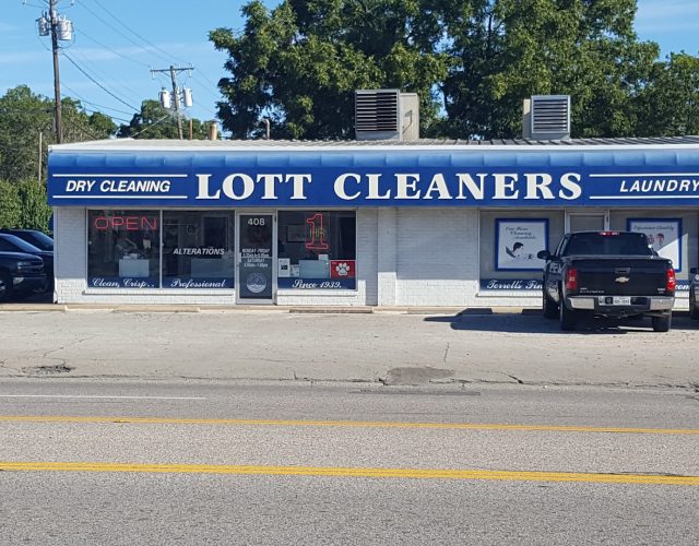 Lott Cleaners & Laundry 3