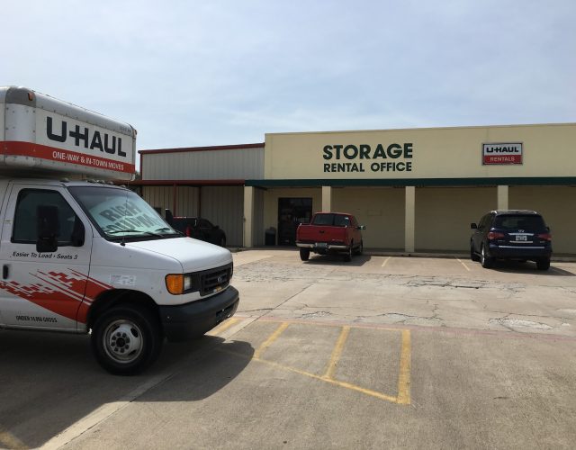 U-Haul Neighborhood Dealer 2