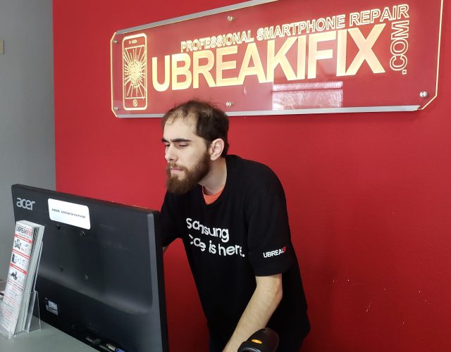 uBreakiFix – Phone and Computer Repair 4